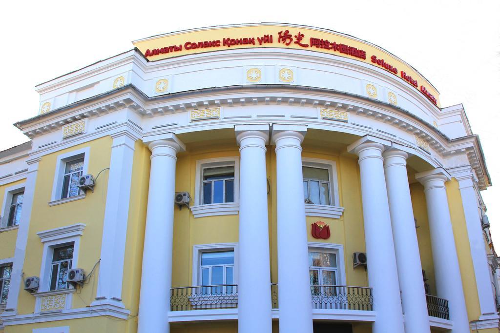 Soluxe Hotel Almaty Exterior photo